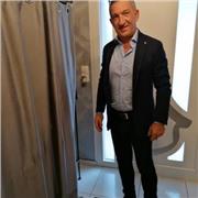 Professeur aimant apprendre et redonner confiance avec humour et pédagogie